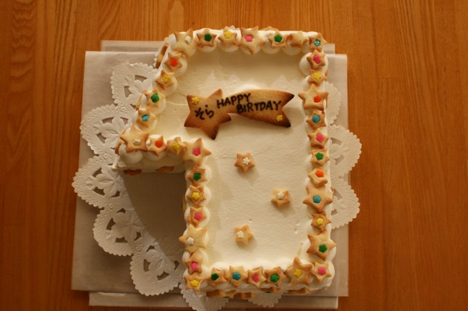 バースデーケーキのご注文を再開しました。