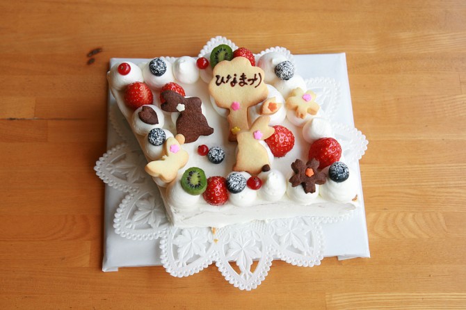 ひなまつりケーキ