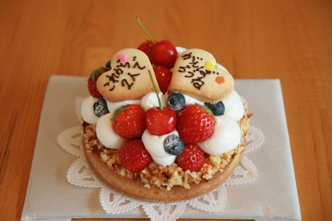 プレゼントケーキ