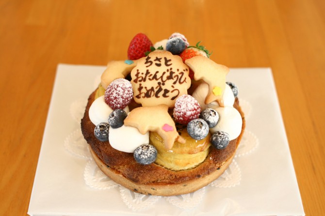 バースデーケーキ　イルカ