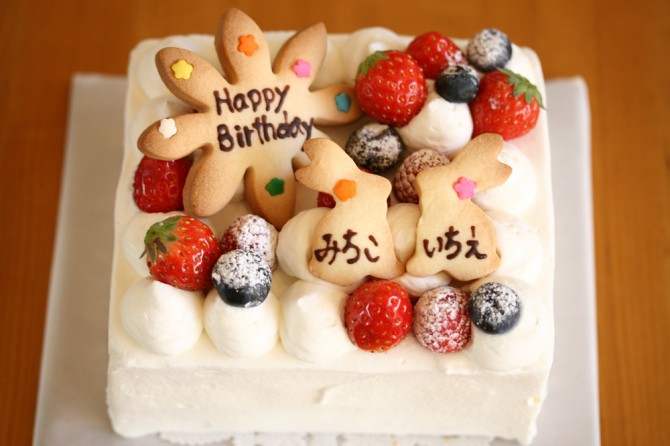 女の子２人のバースデーケーキ