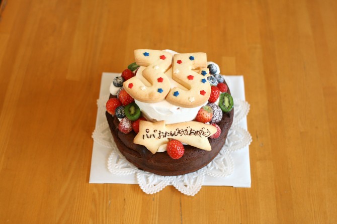 ２段のバースデーケーキ