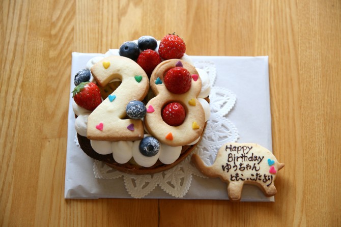 バースデーケーキ<br />年齢のクッキー