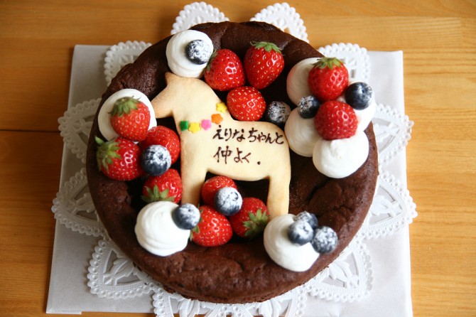 バースデーケーキ<br>競馬