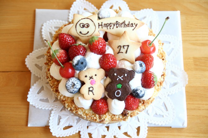 バースデーケーキ<br>フルーツのタルト１７センチ