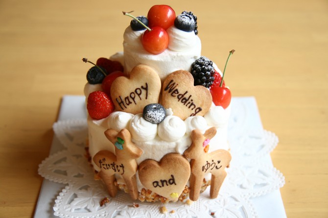 小さな２段のケーキ