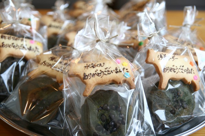 メッセージクッキーとフィナンシェ