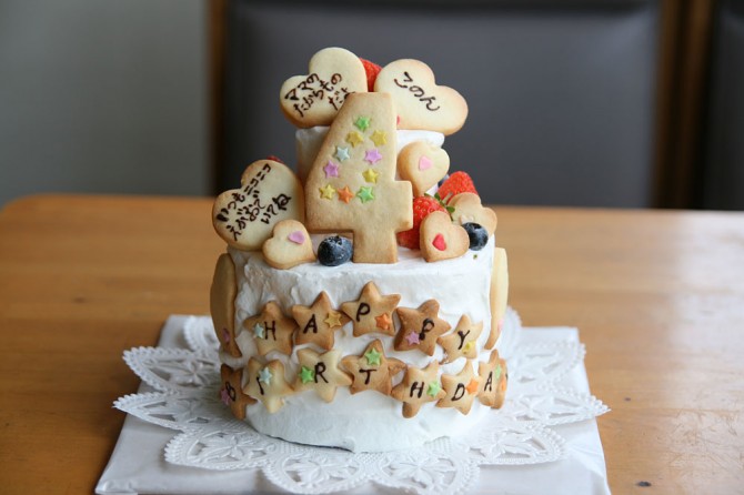 小さな２段のケーキ