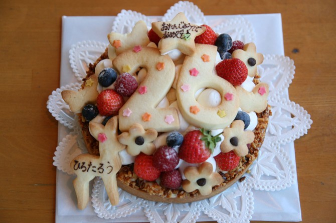 バースデーケーキ<br>２６歳フルーツタルト