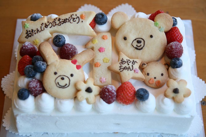 バースデーケーキ<br>スポンジケーキ