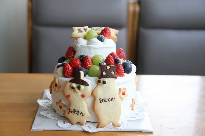 大きい２段のケーキ