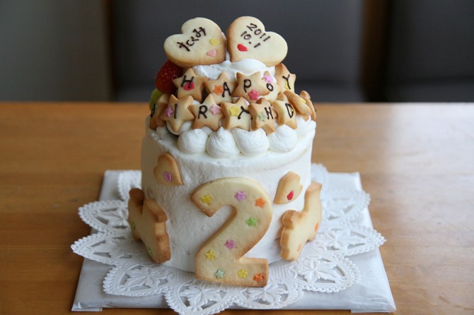 小さな２段のケーキ