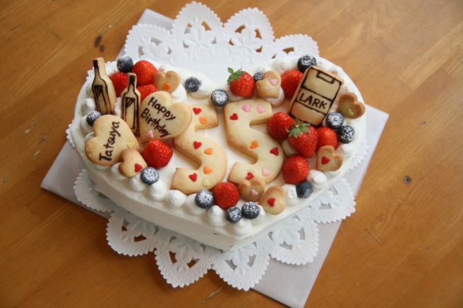 ハートのバースデーケーキ