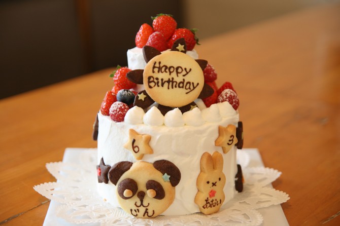 小さな２段のケーキ