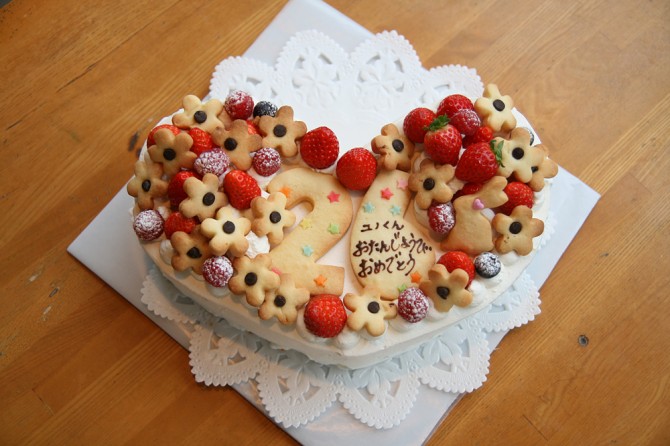 ハートのバースデーケーキ