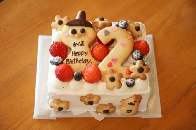 小さいスポンジケーキ