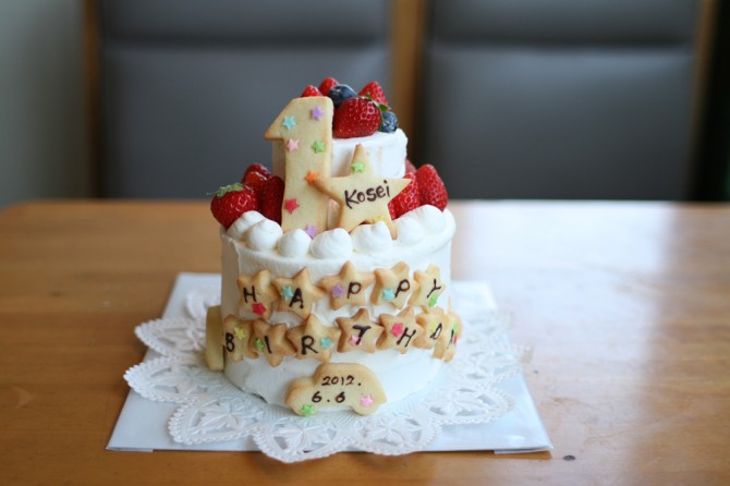 小さな２段のケーキ