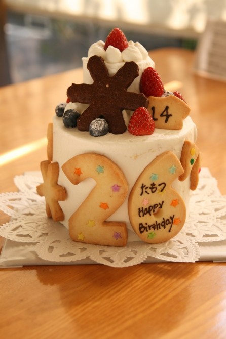 小さな２段のケーキ