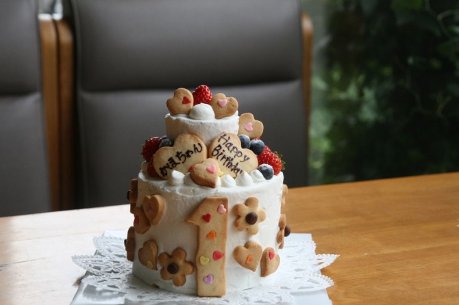 小さな２段のケーキ