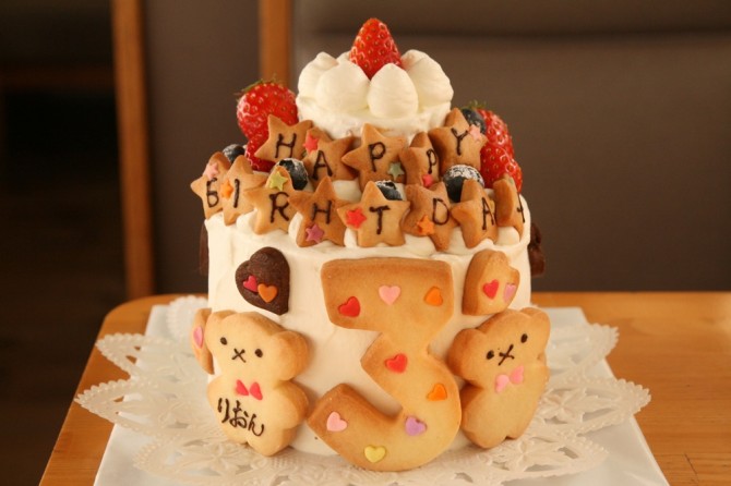 小さな２段のケーキ