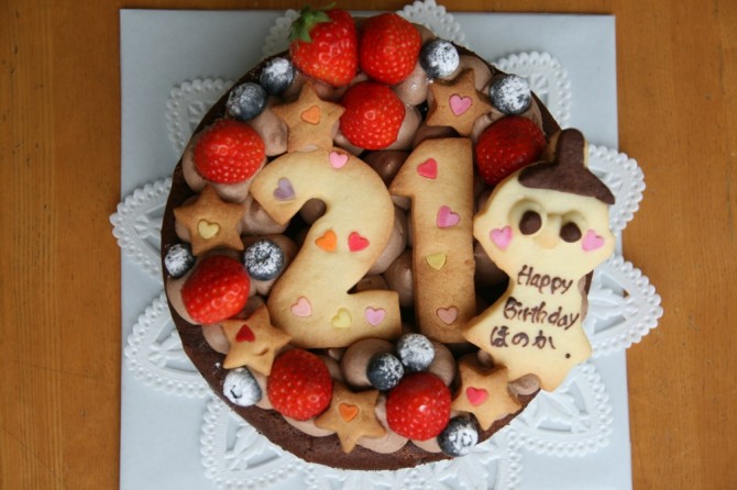 チョコケーキのバースデーケーキ