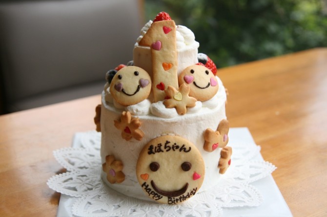 小さな２段のケーキ