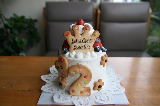 小さな２段のケーキ