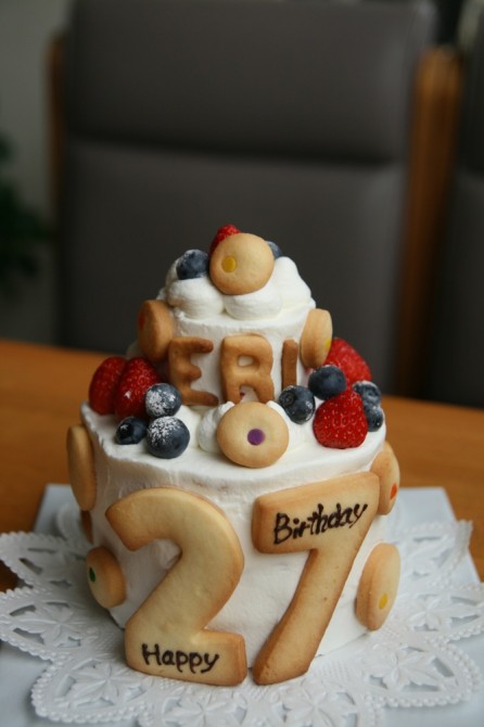 小さな２段のケーキ