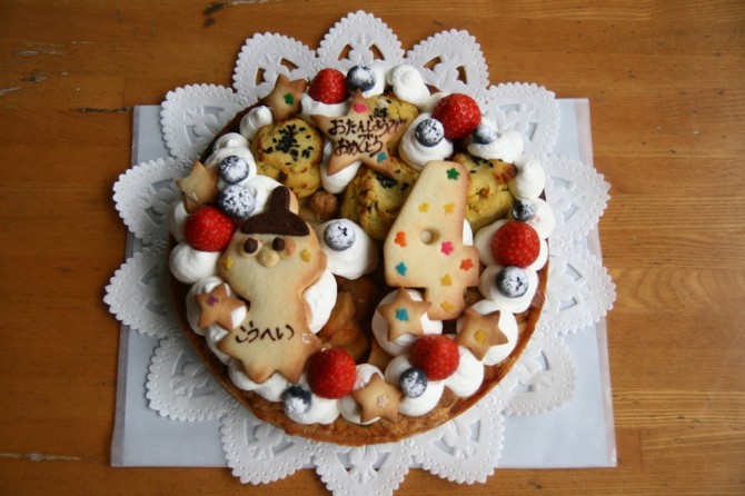 サツマイモのタルトのバースデーケーキ