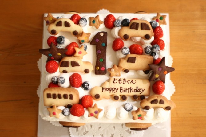 車大好き１歳のお誕生日ケーキ