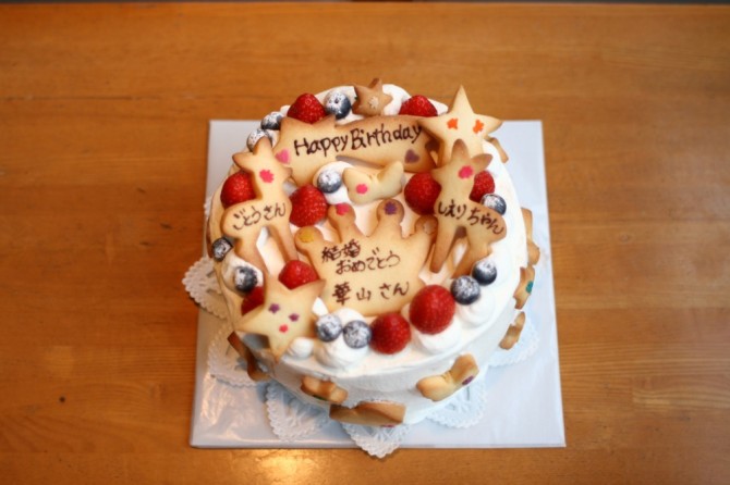 シフォンケーキのバースデーケーキ
