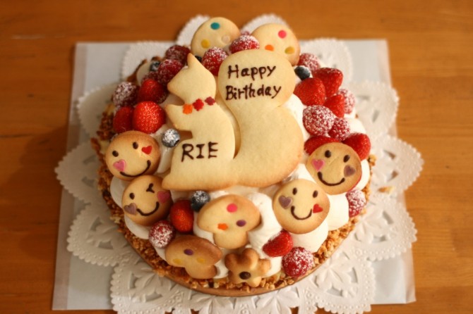 ２１センチのタルトのバースデーケーキ