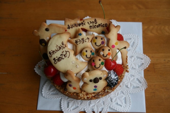 テーマは、ニコニコ、キラキラ、動物、ケーキ