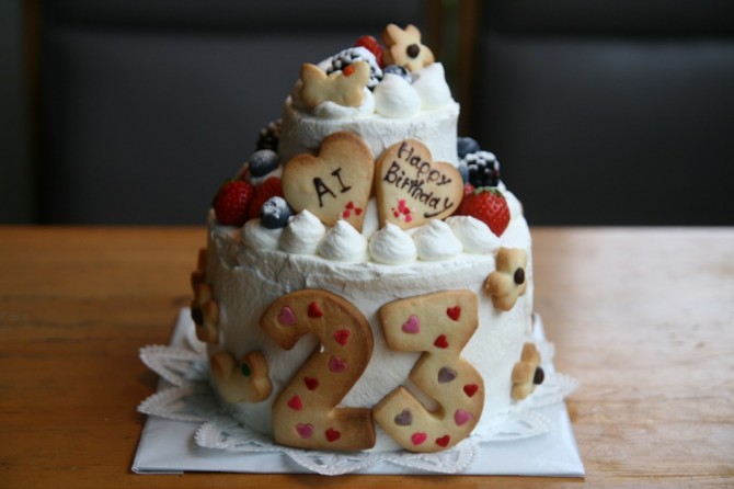 １７センチの大きな２段のケーキ