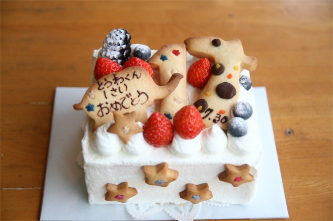 小さいスポンジケーキ