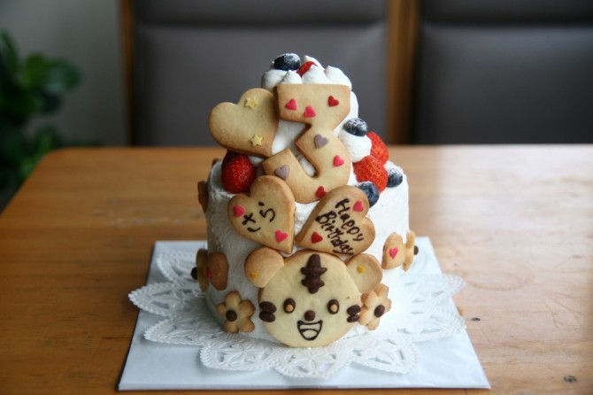 小さな２段のケーキ