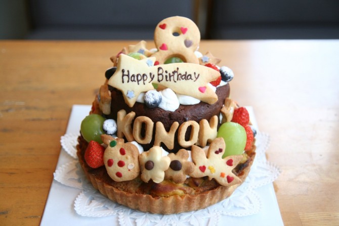 チョコ&サツマイモの２段のケーキ