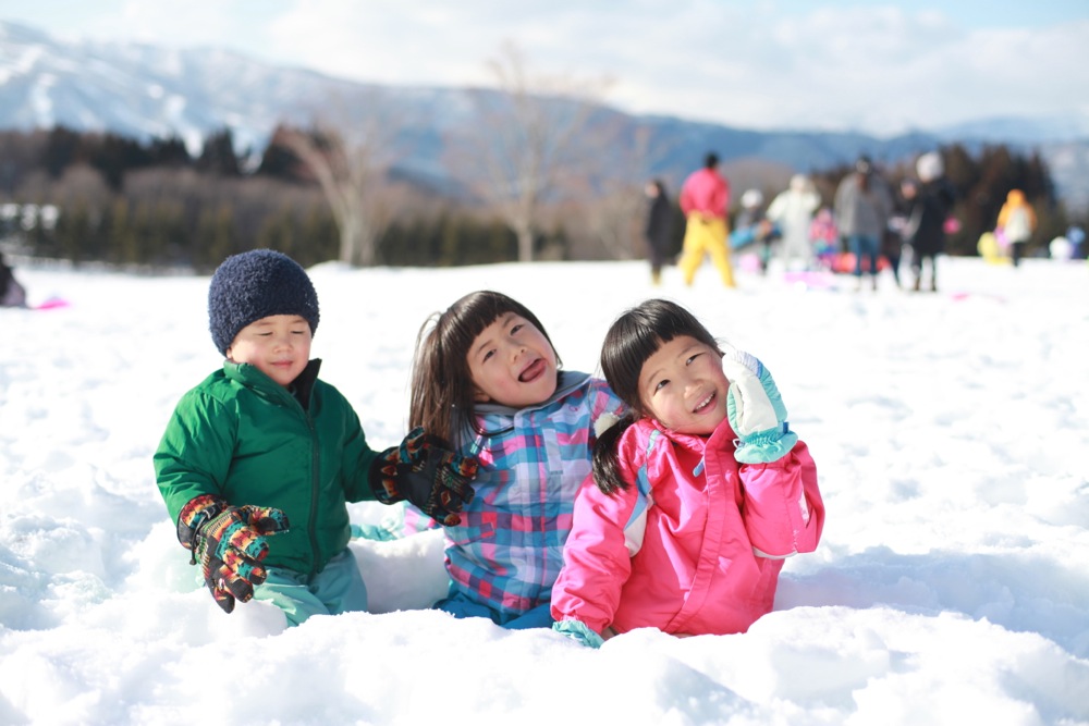 雪遊び