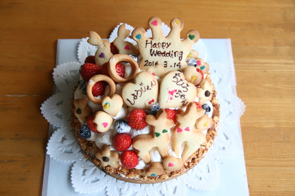 結婚のお祝いケーキ