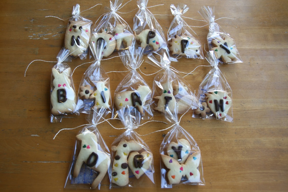 バースデークッキーとケーキ