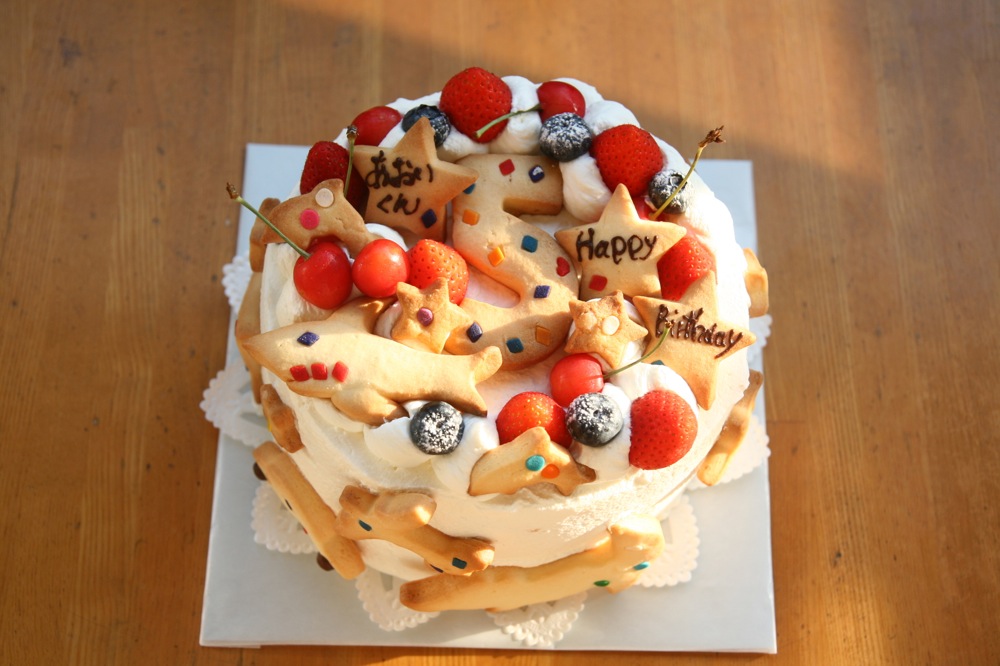 シフォンケーキのバースデーケーキ