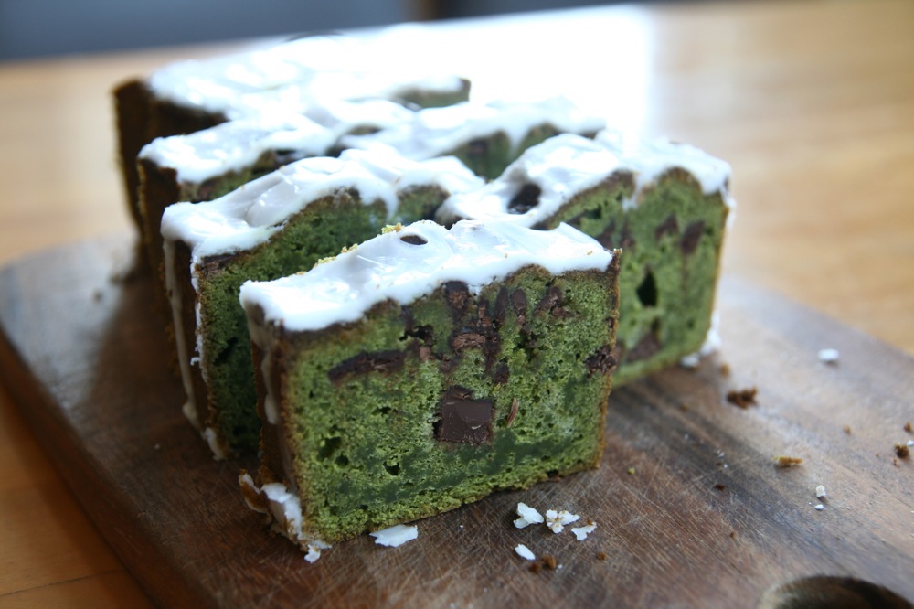 抹茶とごろごろチョコのパウンドケーキ