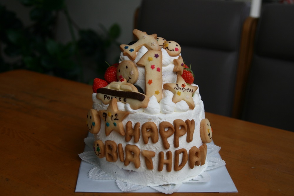 大きい２段のケーキ.1さい