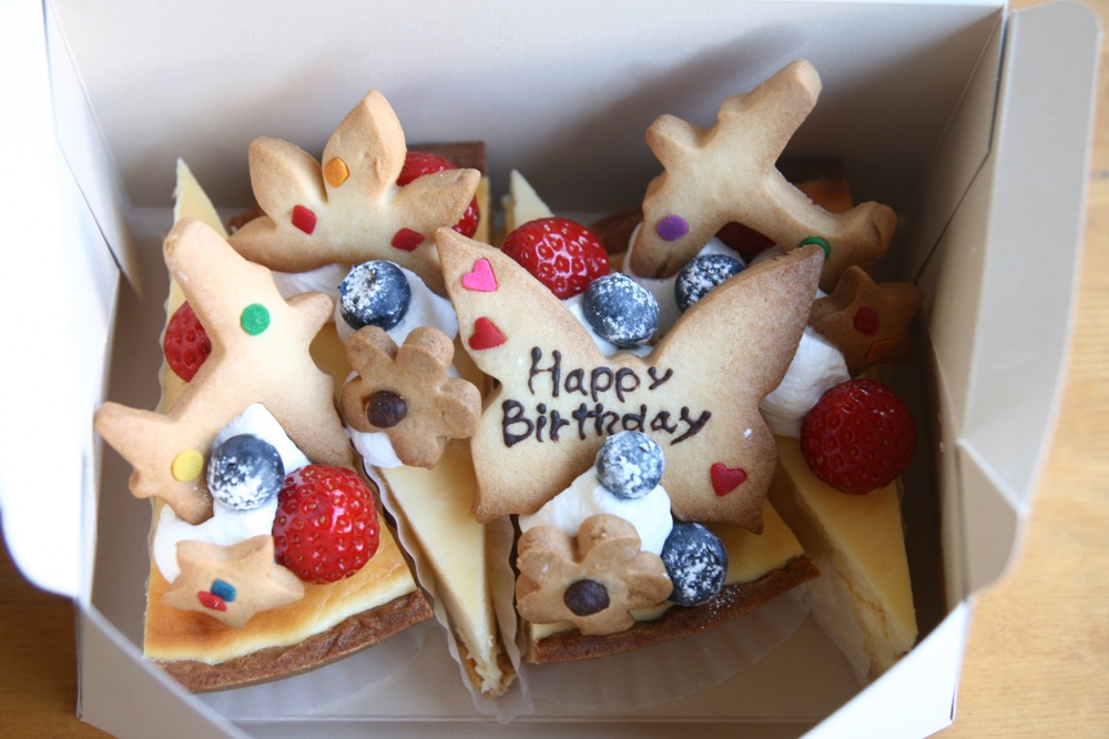 チーズケーキにおめかし