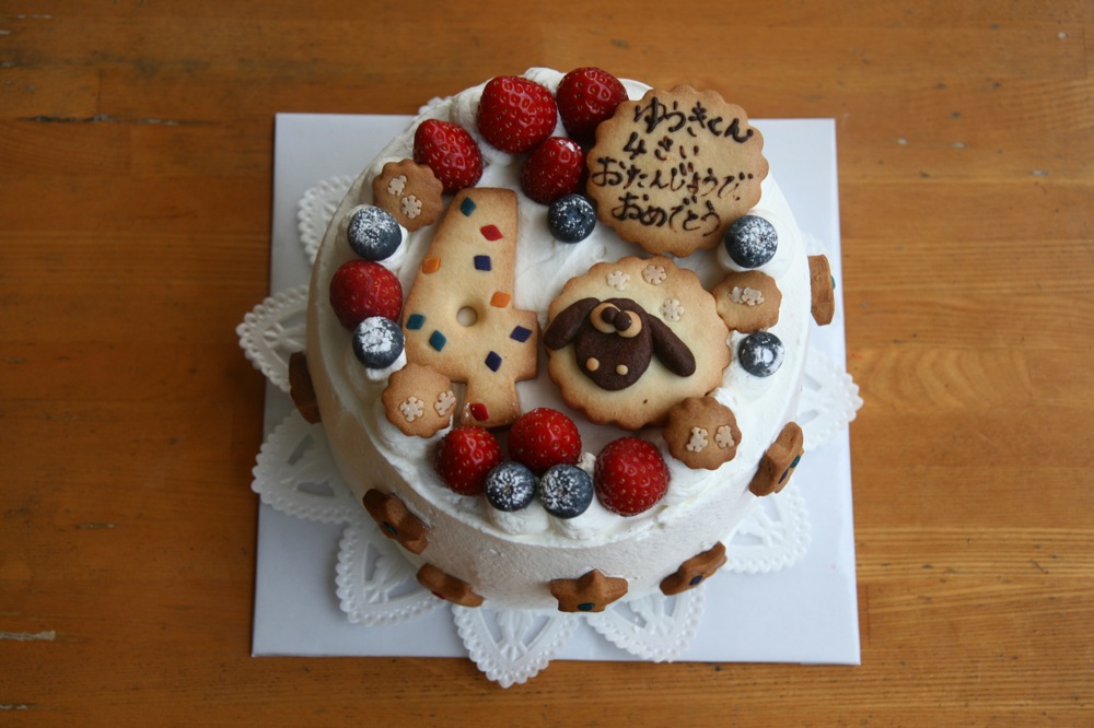 シフォンケーキのバースデーケーキ