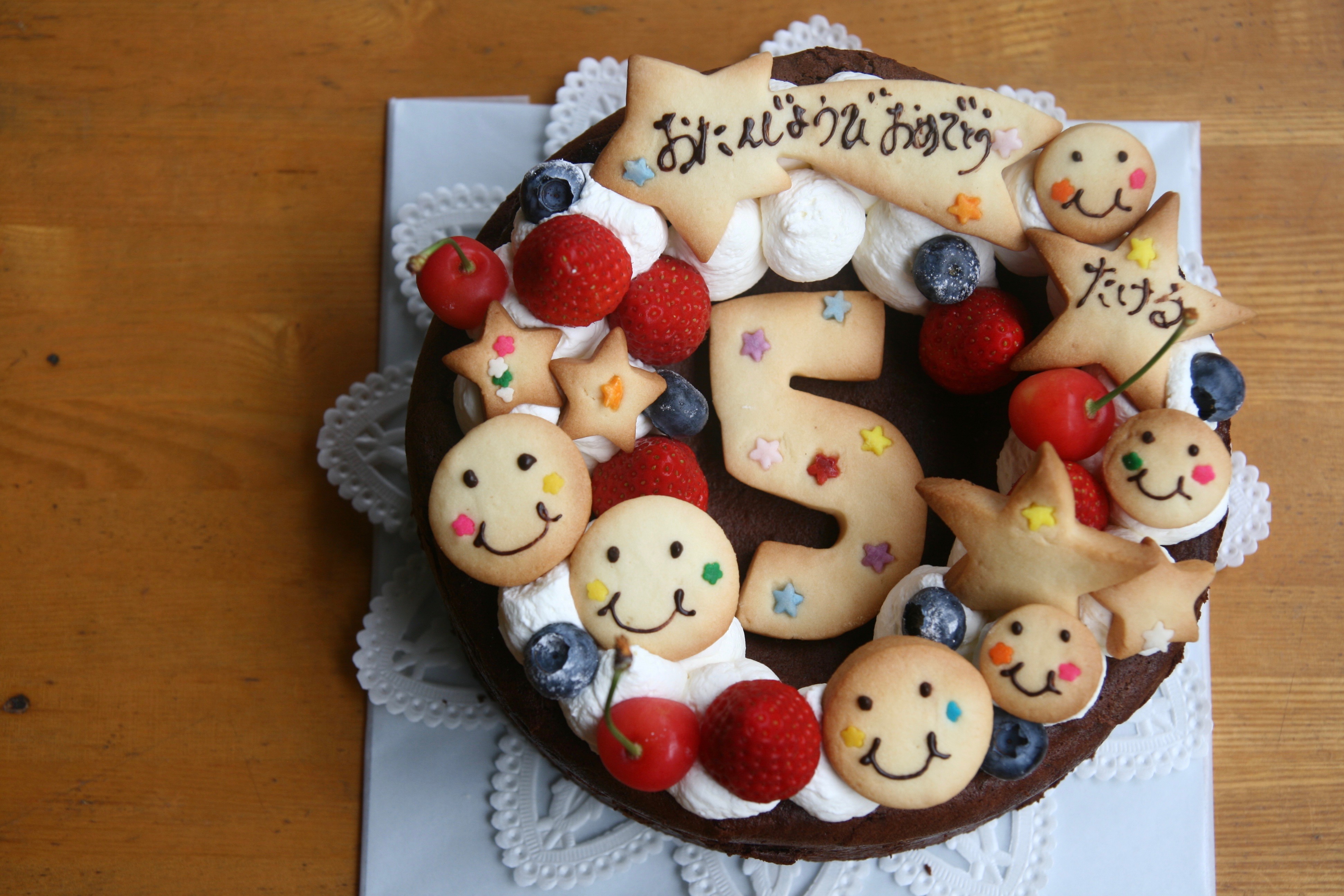 チョコケーキのバースデーケーキ