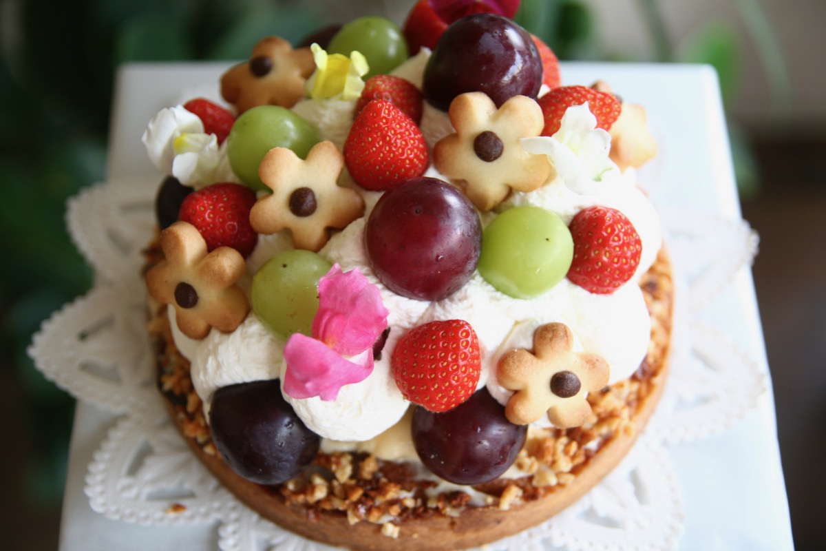 お花畑のようなケーキ