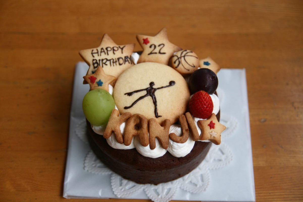 チョコケーキのバースデーケーキ