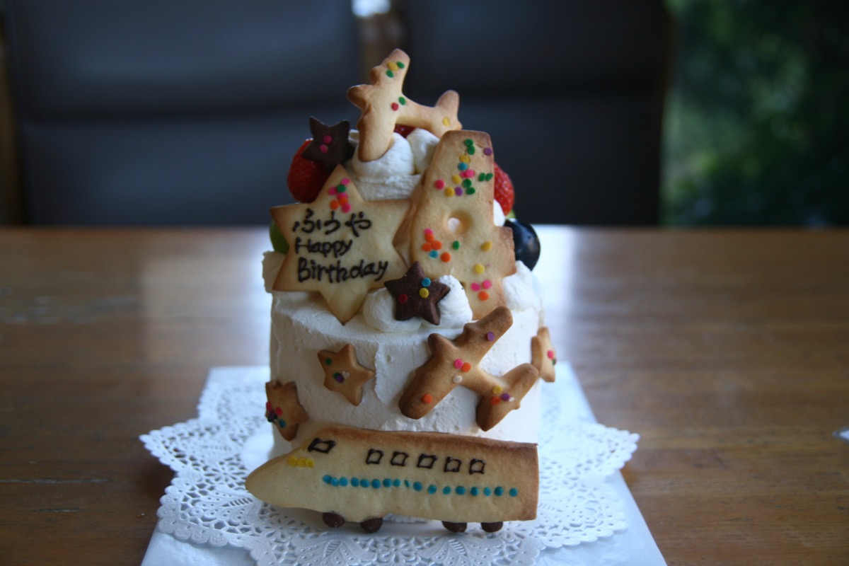 小さな２段のケーキ