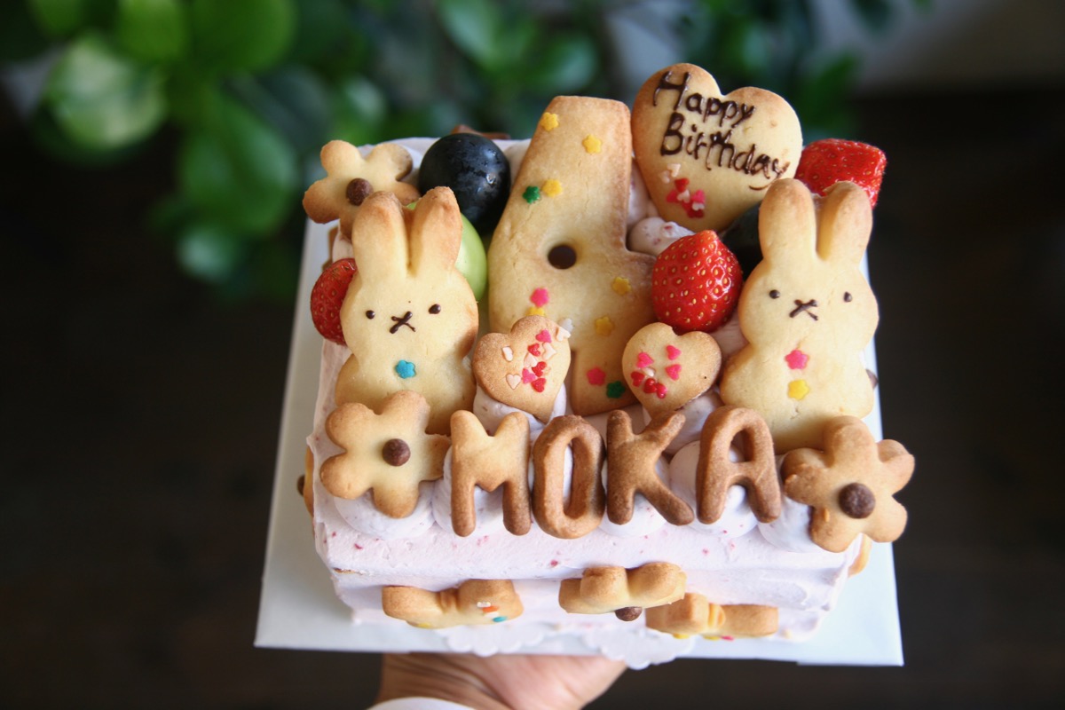 小さいスポンジケーキ